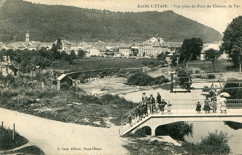 Vue prise du pont du Chemin de Fer