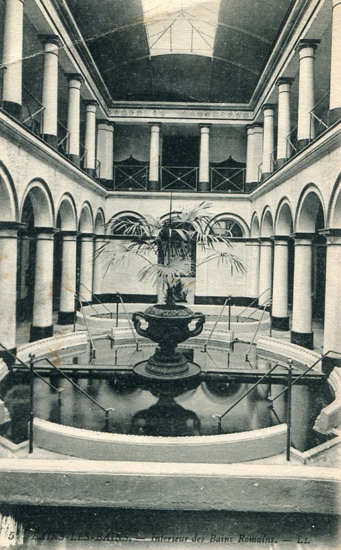 Intérieur des Bains Romains