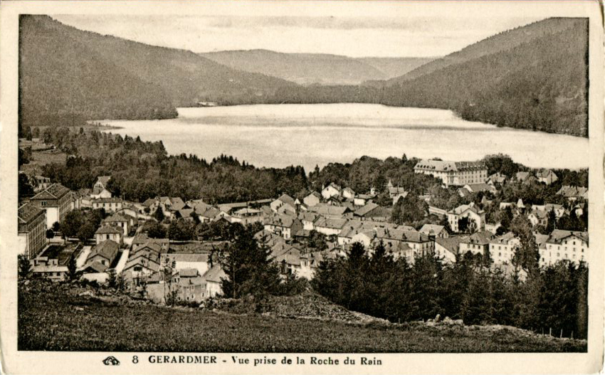 055 - Vue depuis la Roche du Rain -a