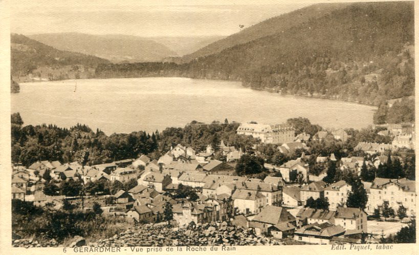 060 - Vue prise de la Roche du Rain