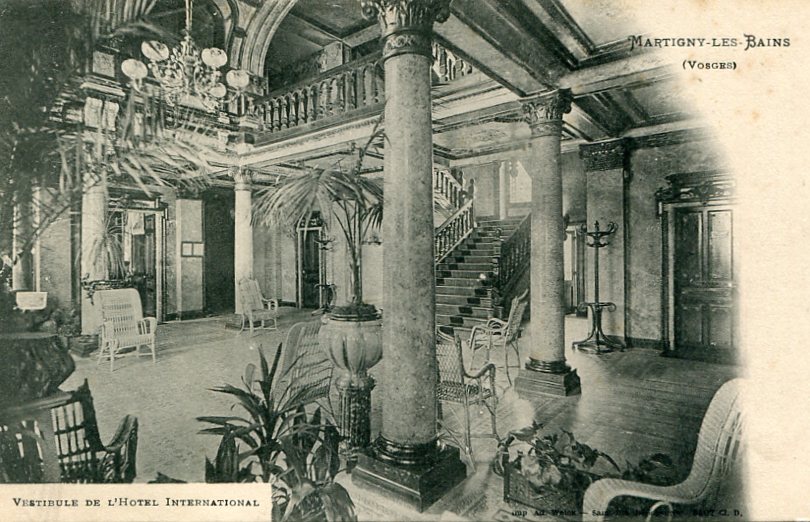 Hôtel International  -a