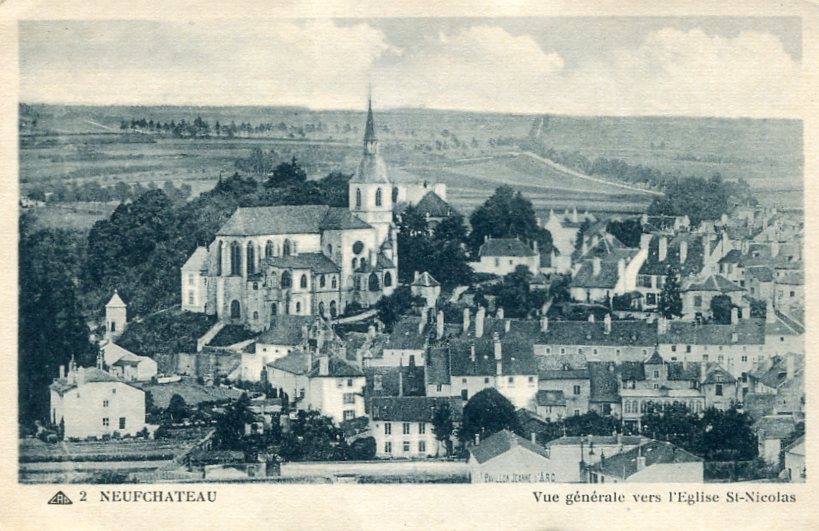 Vue vers l'Église St-Nicolas
