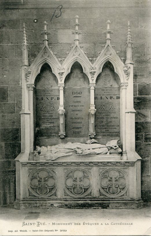 Cathédrale - Monument des Évêques