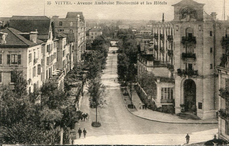 Avenue Bouloumié et Hôtels -n