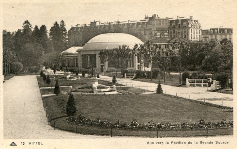 Vers le Pavillon de la Grande Source