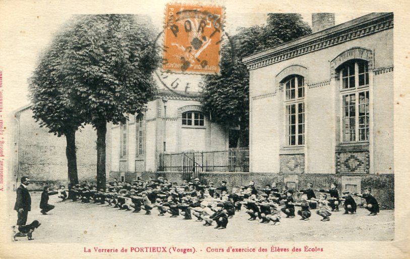 Cours d'exercice des élèves des Écoles